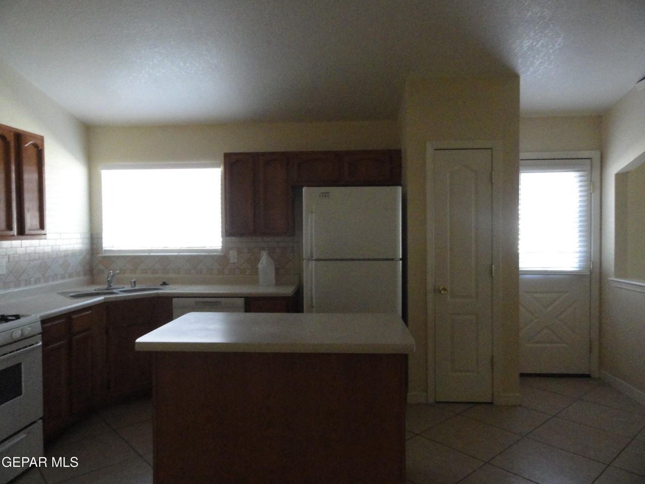 2321 Joshua Louis Dr - Photo 3 of 8