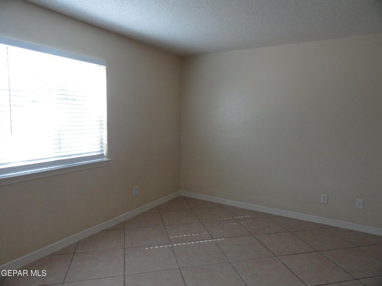 2321 Joshua Louis Dr - Photo 4 of 8