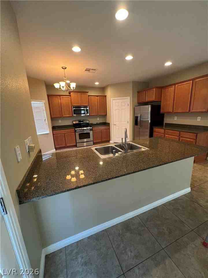 7081 Claythorn Rd - Photo 5 of 20