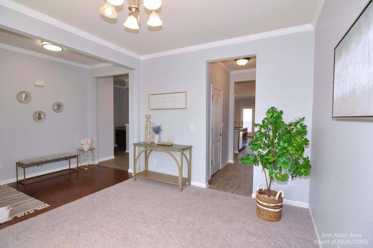 735 Groveland Cir - Photo 6 of 50