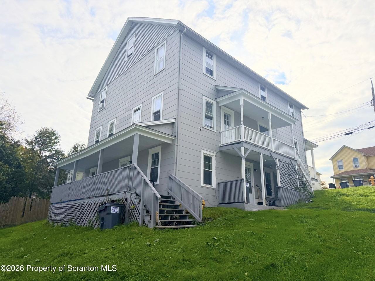 434 Lackawanna St - Photo 3 of 27