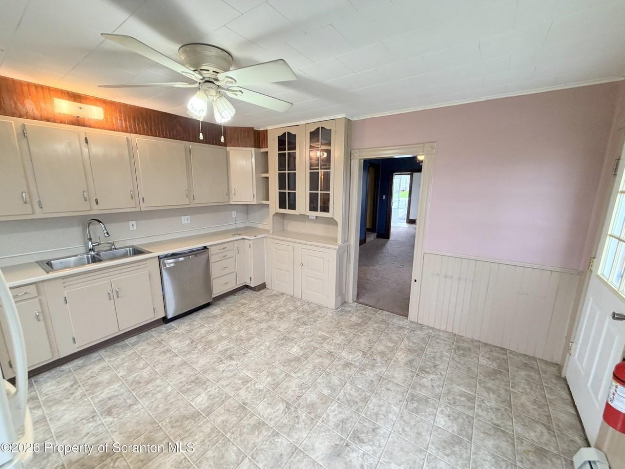 434 Lackawanna St - Photo 6 of 27