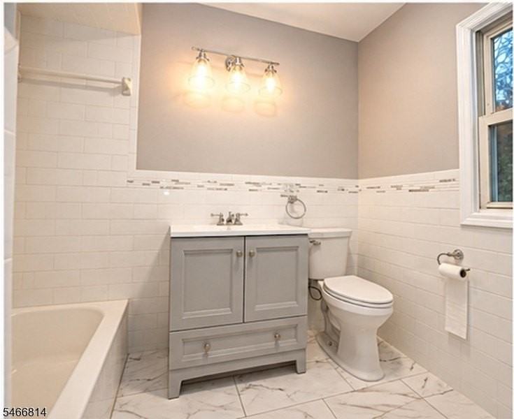 143 Morris Ave #2 - Photo 4 of 5