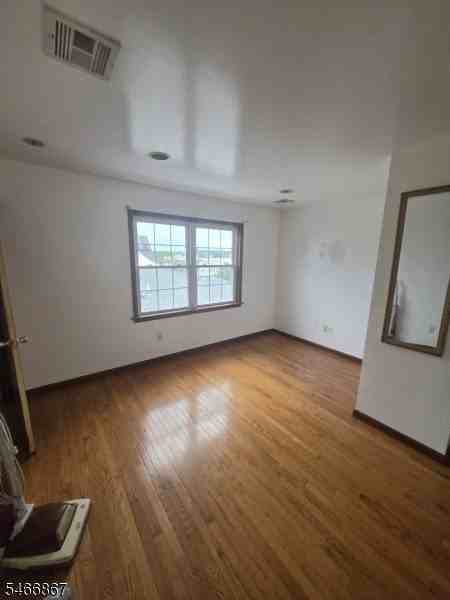 1006 E 25th St - Photo 5 of 6