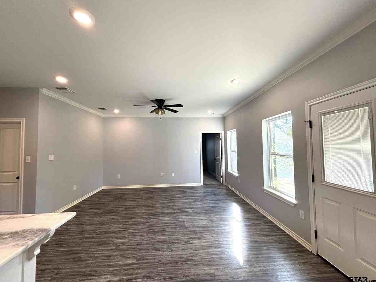 196 Twisted Oaks Dr - Photo 3 of 24