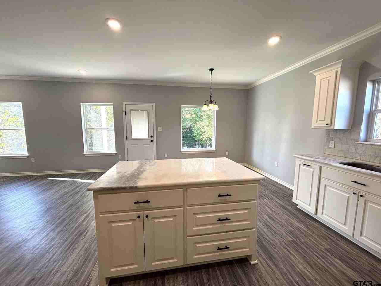 196 Twisted Oaks Dr - Photo 6 of 24