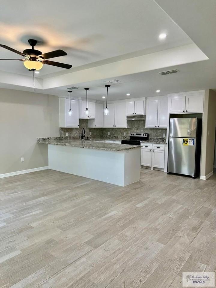 813 E Washington Ave - Photo 2 of 13