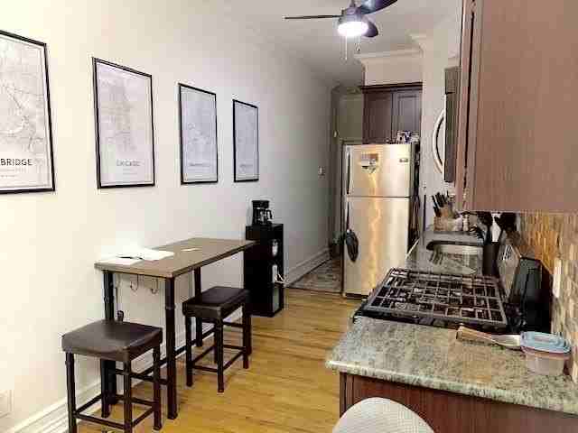 228 1st St #1B - Photo 5 of 9