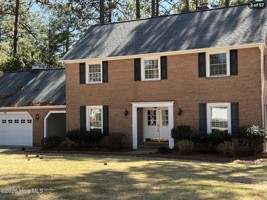 featured image of 15 Baltusrol Ln