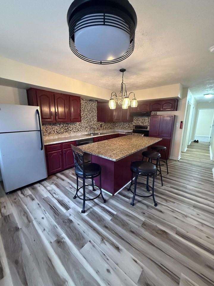 913 Bordallo Dr - Photo 7 of 17