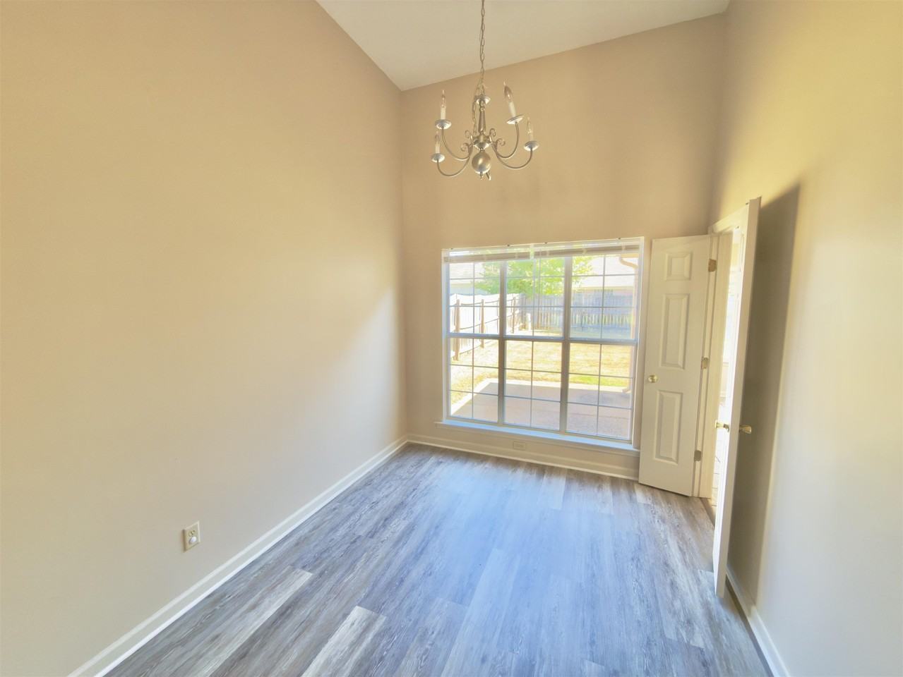 1404 Marhill Cv - Photo 4 of 20