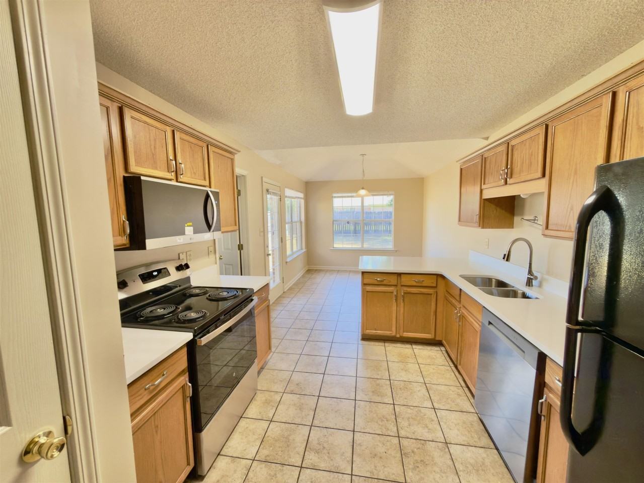 1404 Marhill Cv - Photo 5 of 20