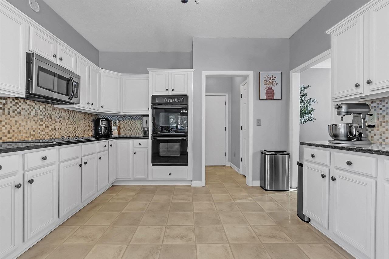 9694 Leeward Slopes Dr - Photo 7 of 35