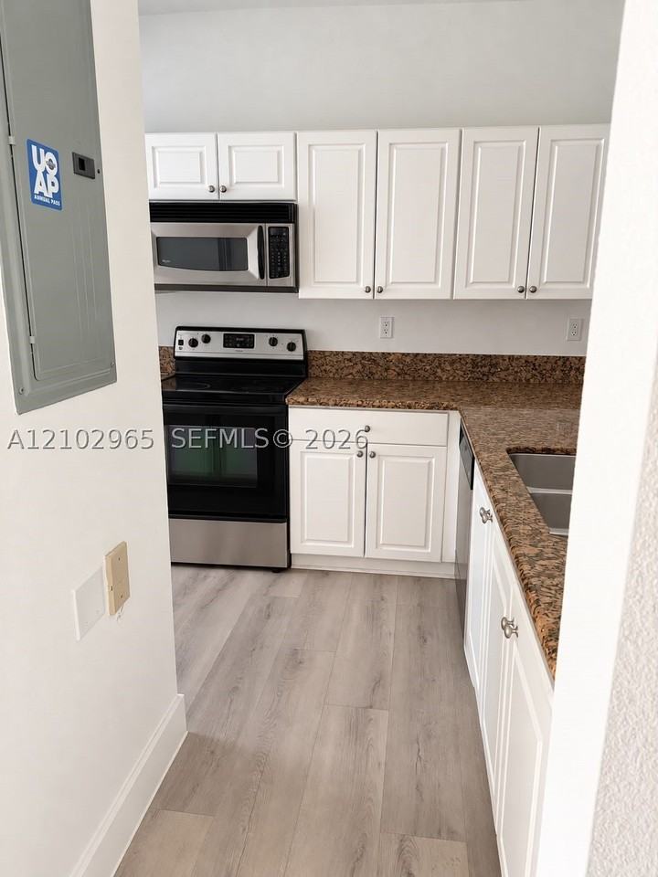 14065 Sw 49th St #1 - Photo 7 of 21