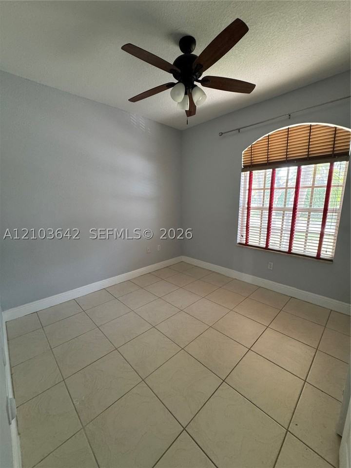 16220 Sw 91st Ct - Photo 5 of 15
