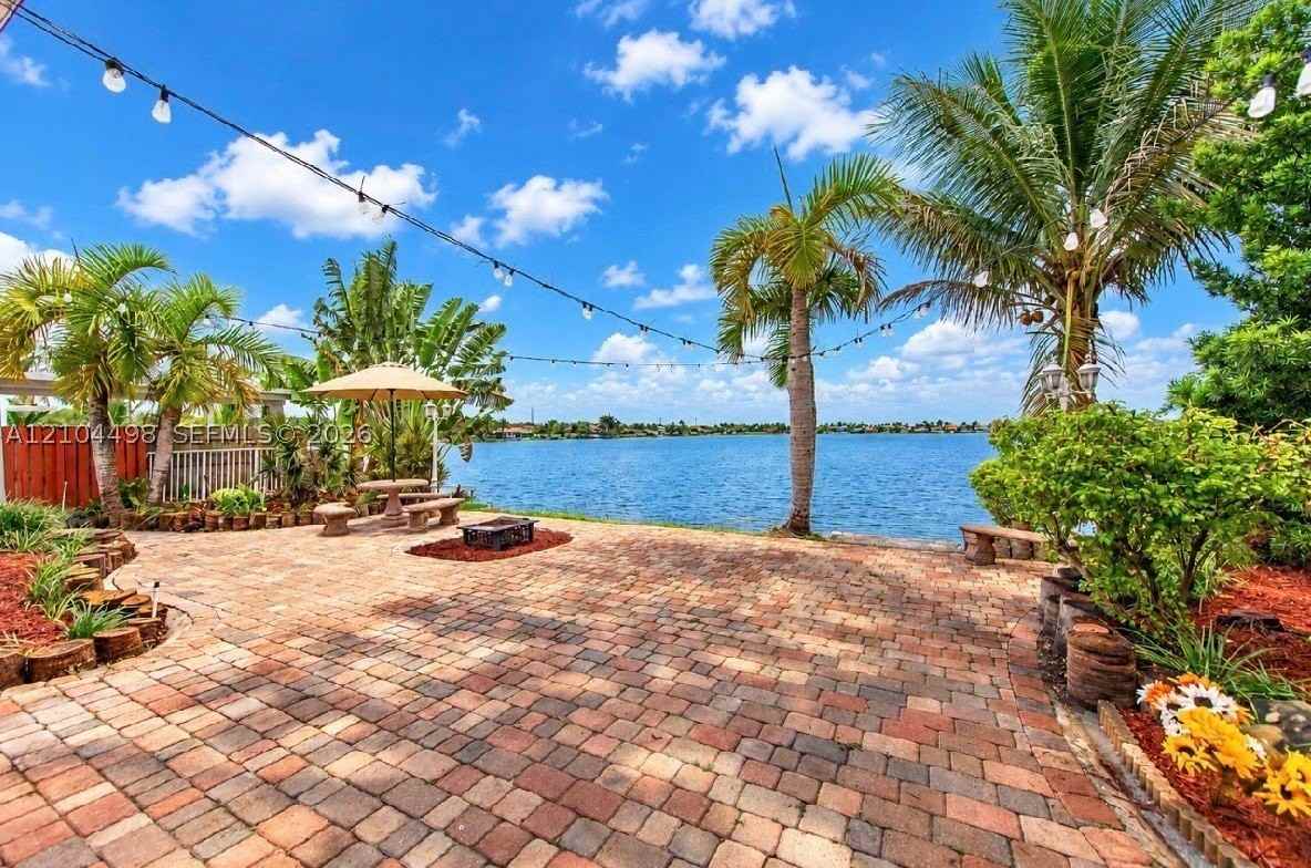 13821 Sw 136th Pl #0 - Photo 7 of 26
