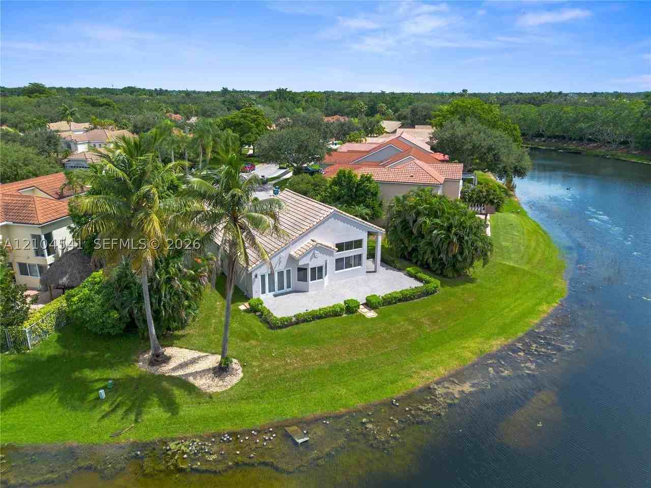 1400 Seabay Rd - Photo 2 of 37