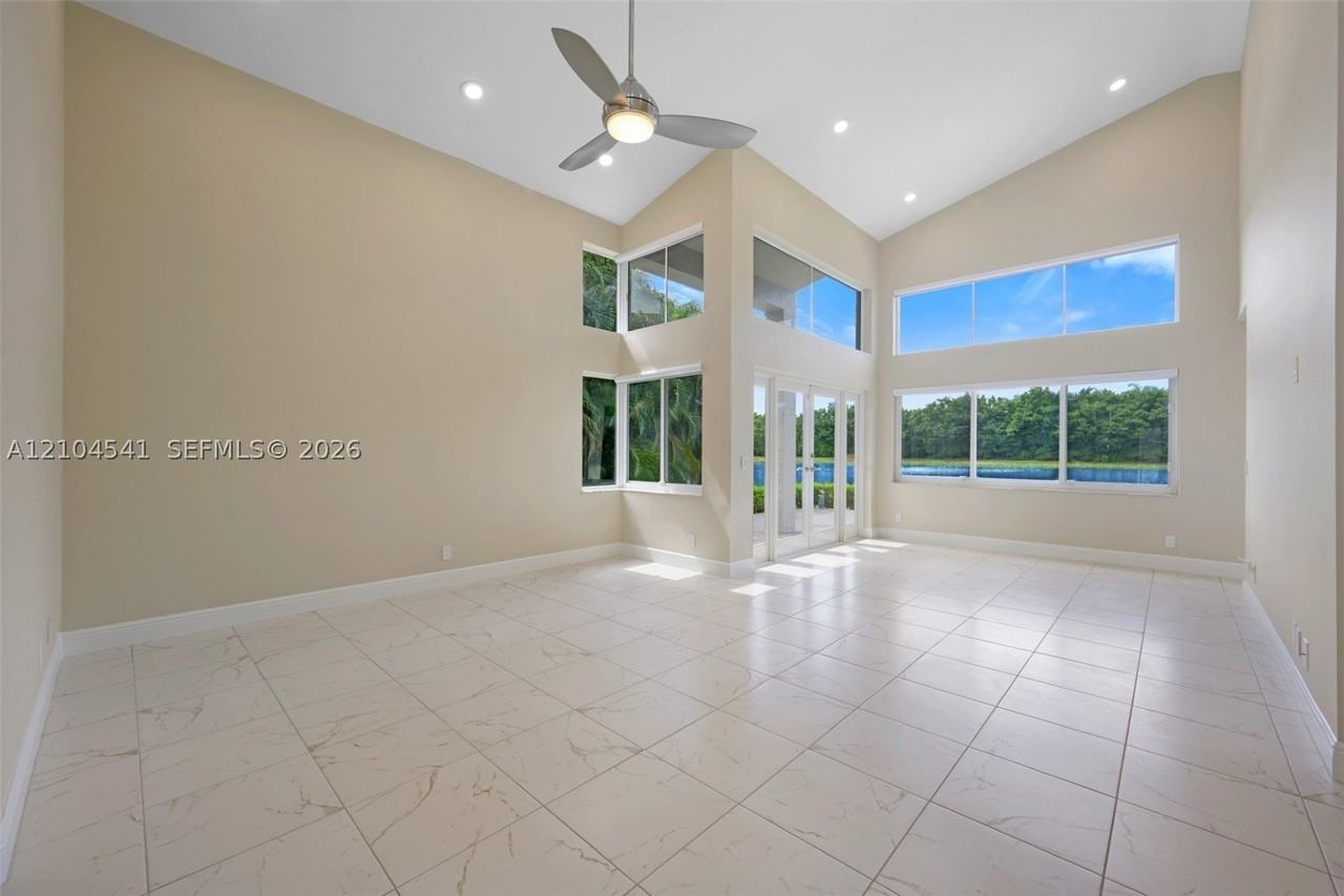 1400 Seabay Rd - Photo 4 of 37