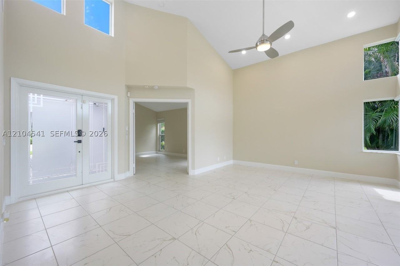 1400 Seabay Rd - Photo 6 of 37