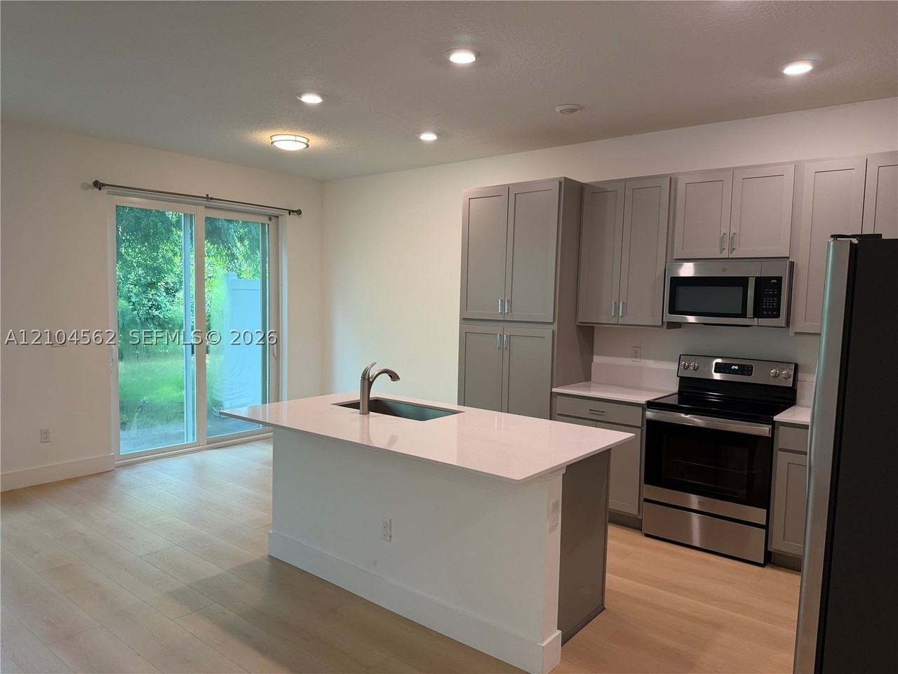 9037 Zevon Ct - Photo 4 of 20