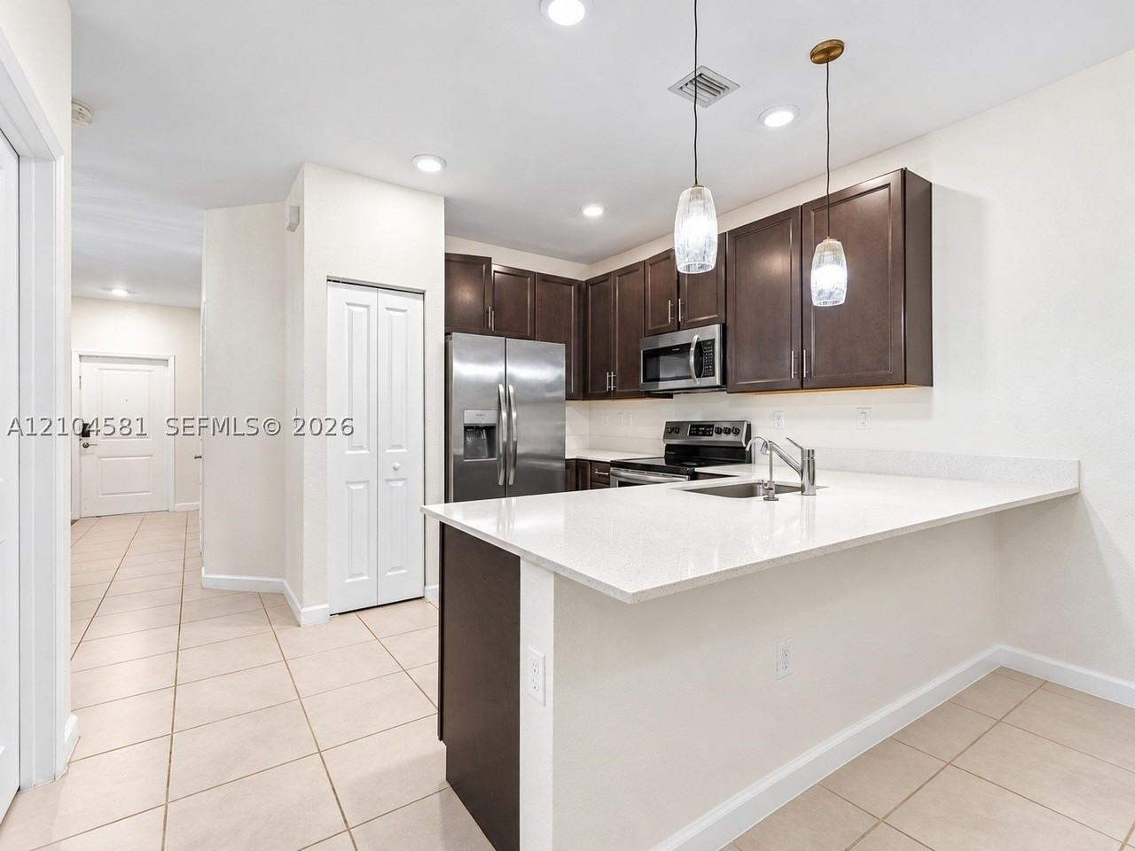 1108 Se 26th Ter - Photo 3 of 15