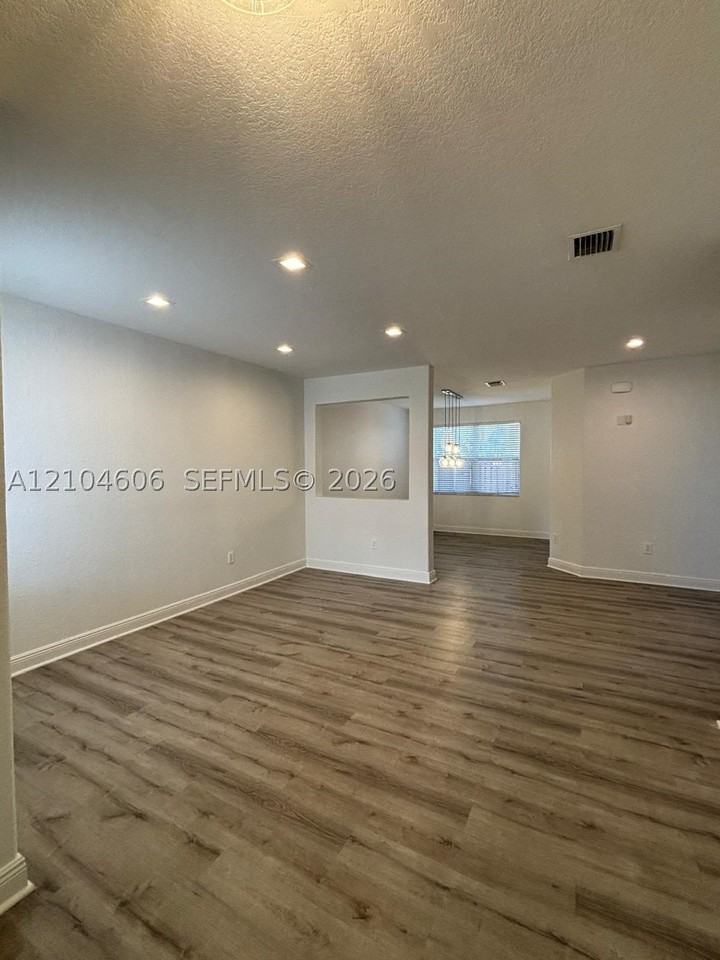 11027 Nw 86th Ter #0 - Photo 3 of 33