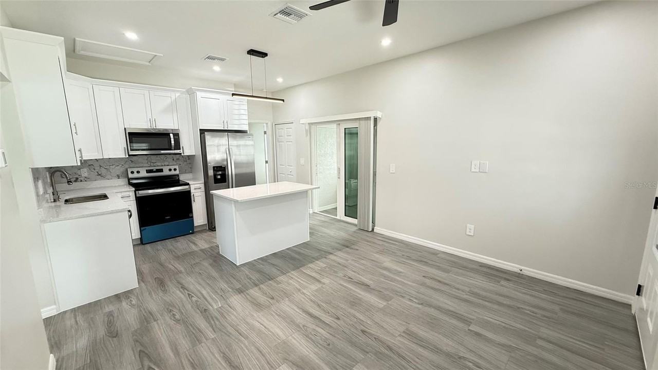 37542 Eiland Blvd - Photo 7 of 21