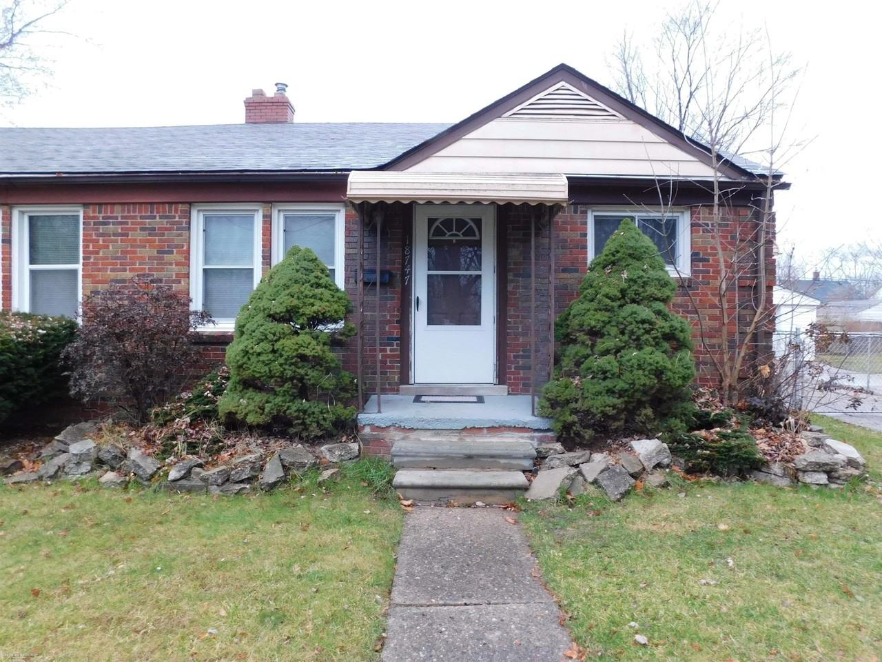 18747 Roscommon St - Photo 3 of 25