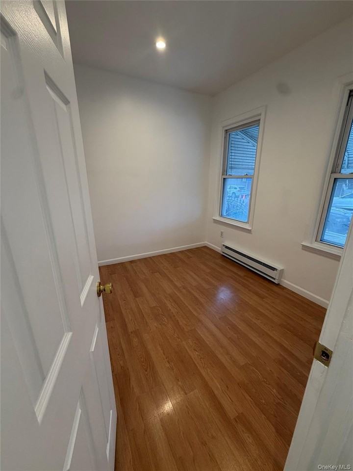 21626 99th Ave #1stFL - Photo 3 of 9