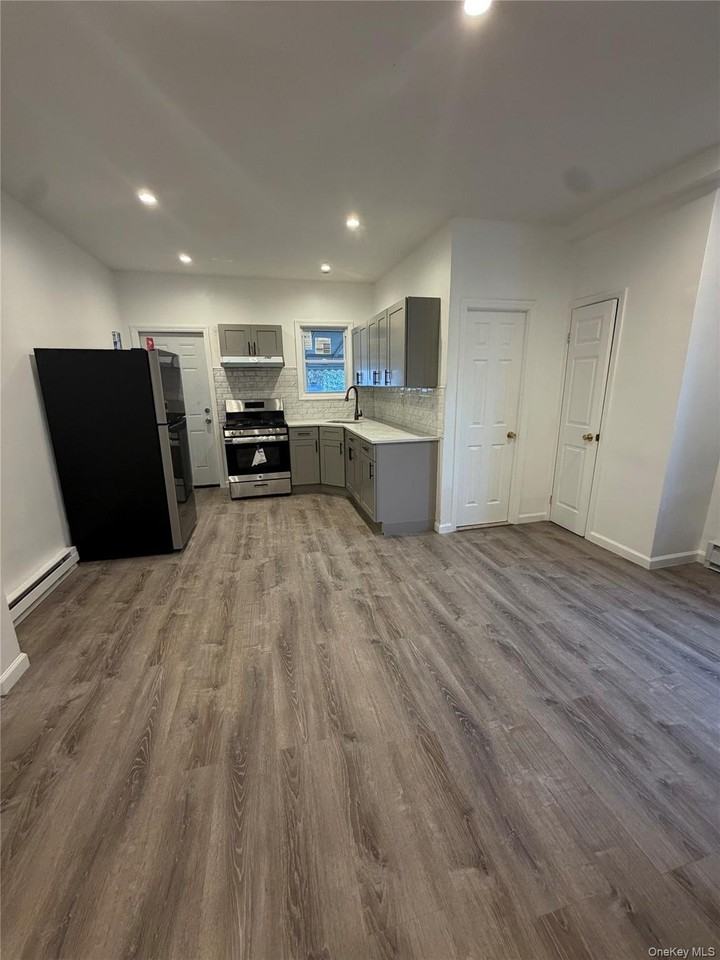 21626 99th Ave #1stFL - Photo 5 of 9