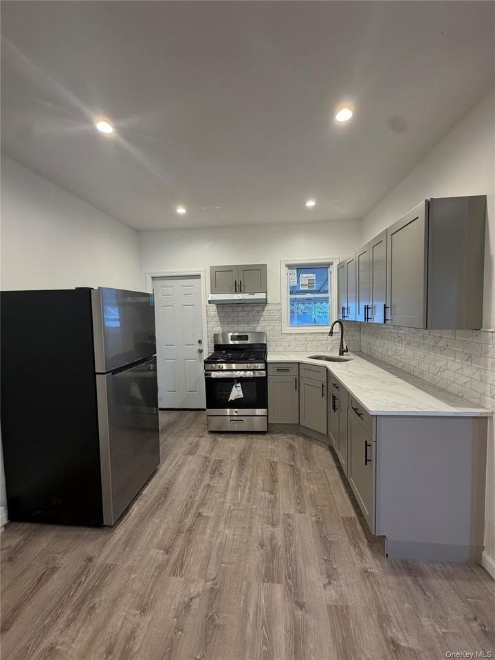 21626 99th Ave #1stFL - Photo 7 of 9