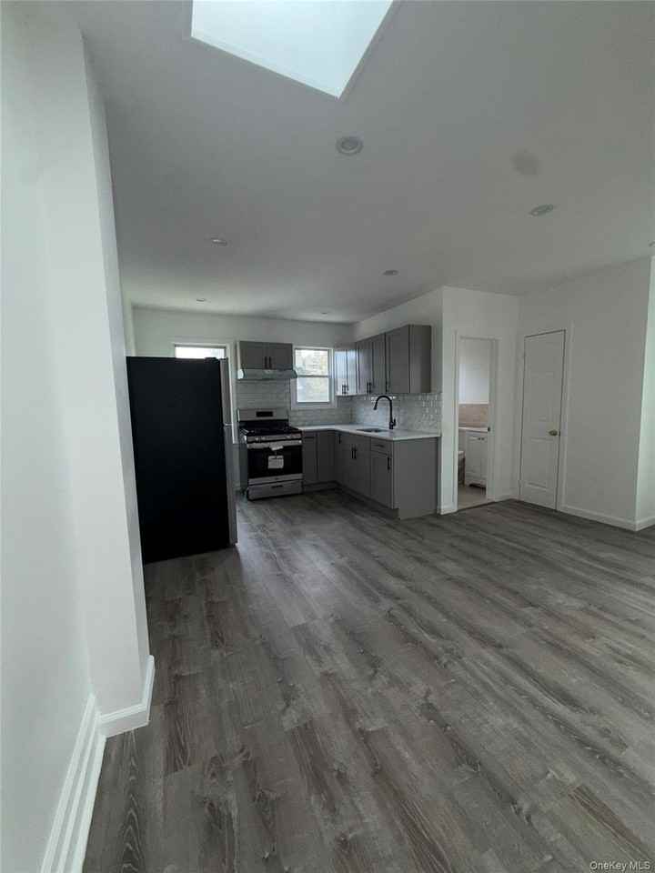 21626 99th Ave #2ndFL - Photo 3 of 13