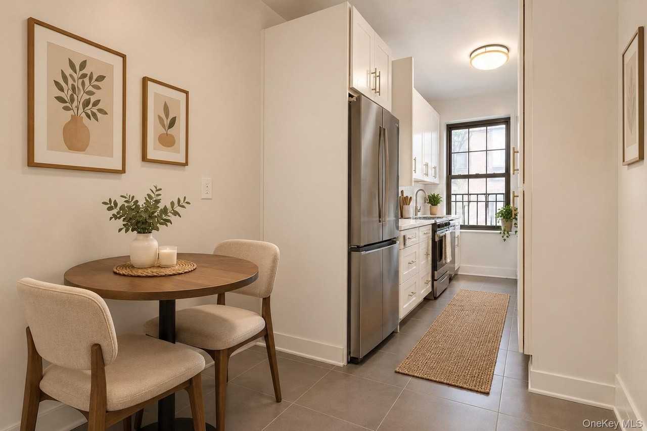 1100 Grant Ave #4B - Photo 2 of 10