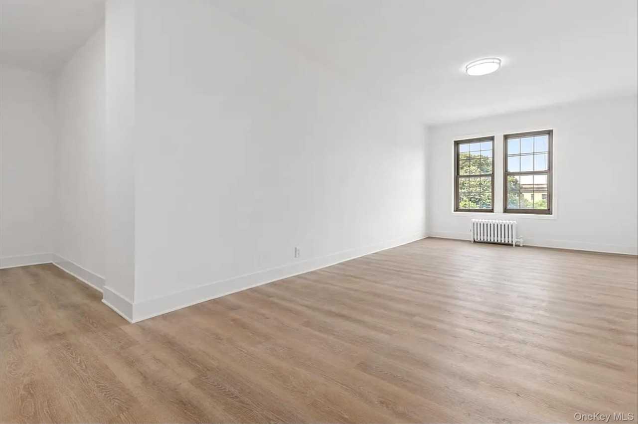 1100 Grant Ave #4B - Photo 4 of 10