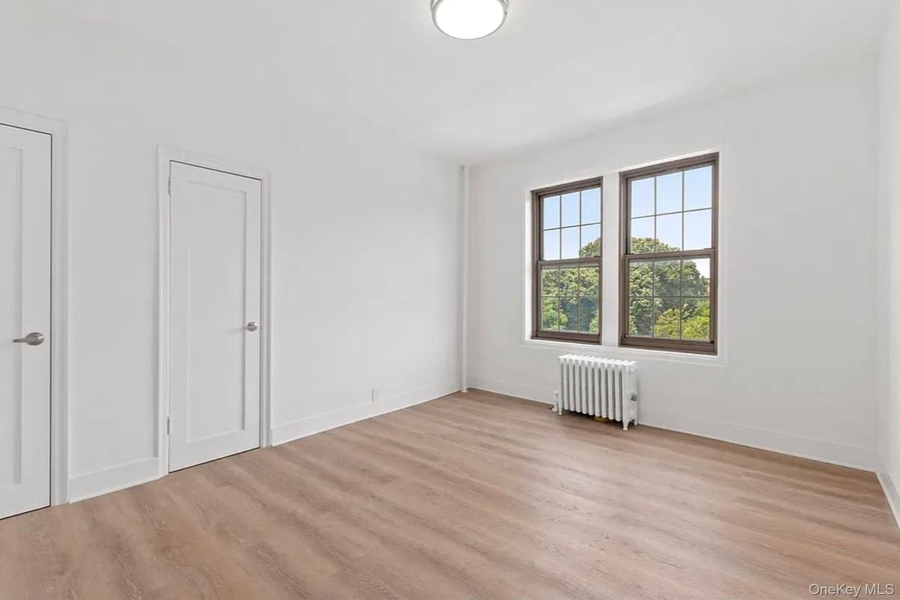 1100 Grant Ave #4B - Photo 5 of 10