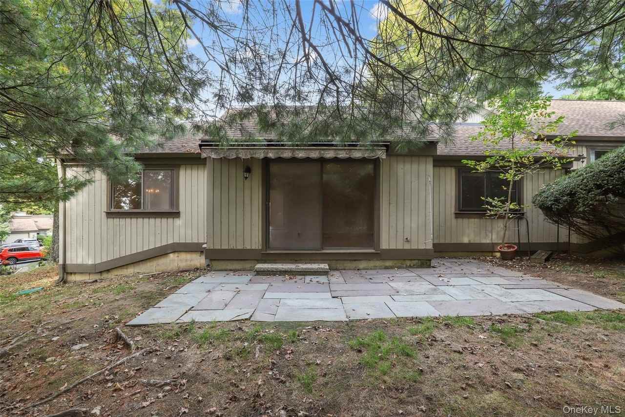 205 Heritage Hls #B - Photo 3 of 18