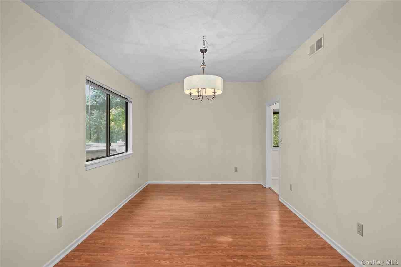 205 Heritage Hls #B - Photo 5 of 18