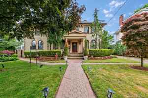 featured image of 363 Oak Ave