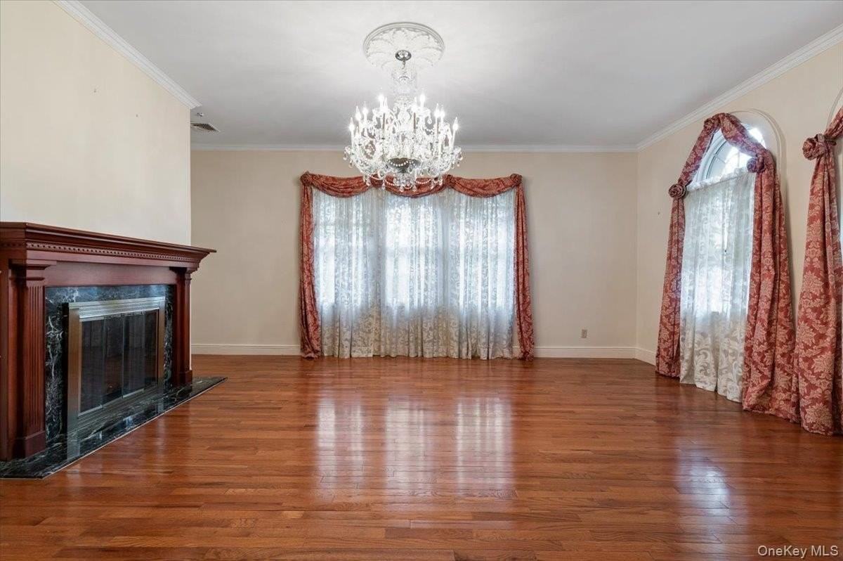 363 Oak Ave - Photo 5 of 23