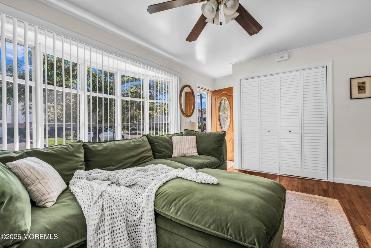 214 Furman Blvd - Photo 5 of 15