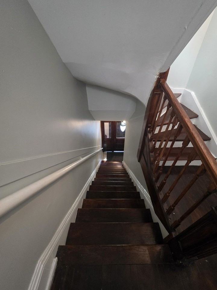 517 E 46th Pl #2 - Photo 3 of 22
