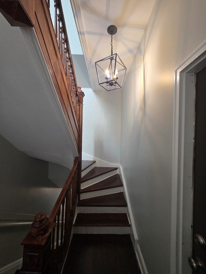 517 E 46th Pl #2 - Photo 5 of 22