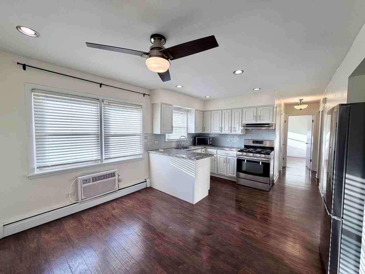 2231 Prairie St #2 - Photo 2 of 7
