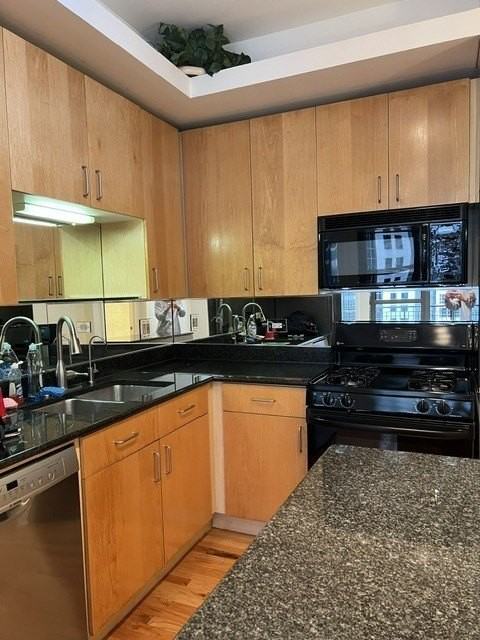 212 W Washington St #1012 - Photo 3 of 12
