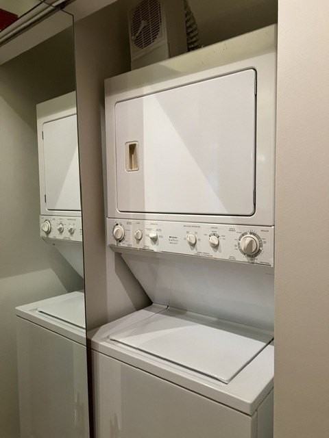 212 W Washington St #1012 - Photo 7 of 12