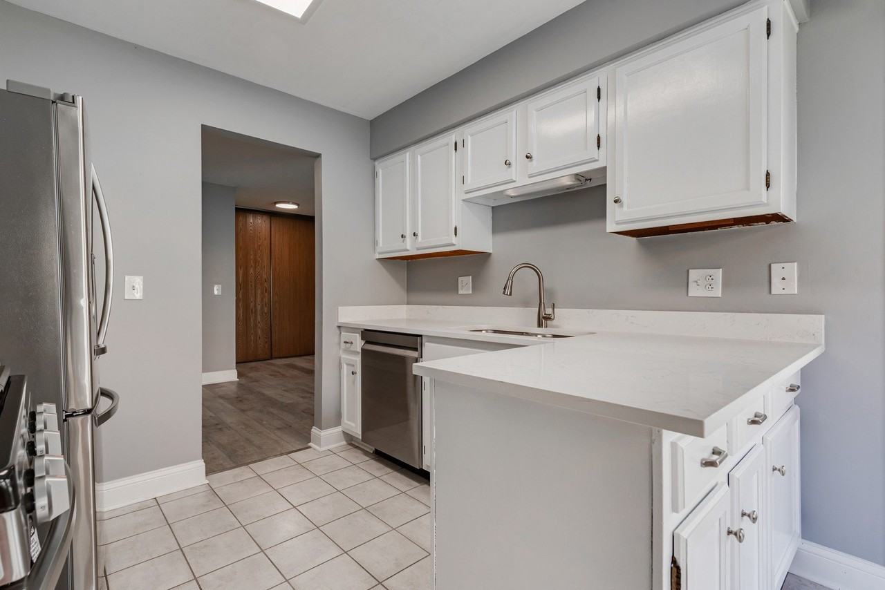7020 Andover Ct #102 - Photo 4 of 22