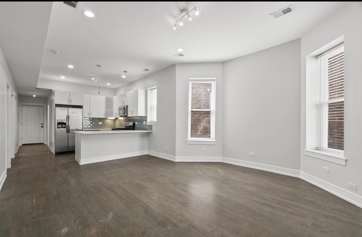 1321 S Lawndale Ave #1 - Photo 2 of 9