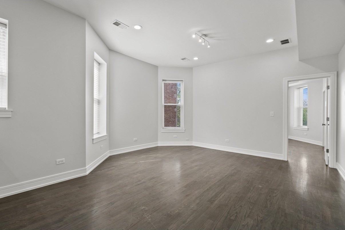 1321 S Lawndale Ave #1 - Photo 3 of 9