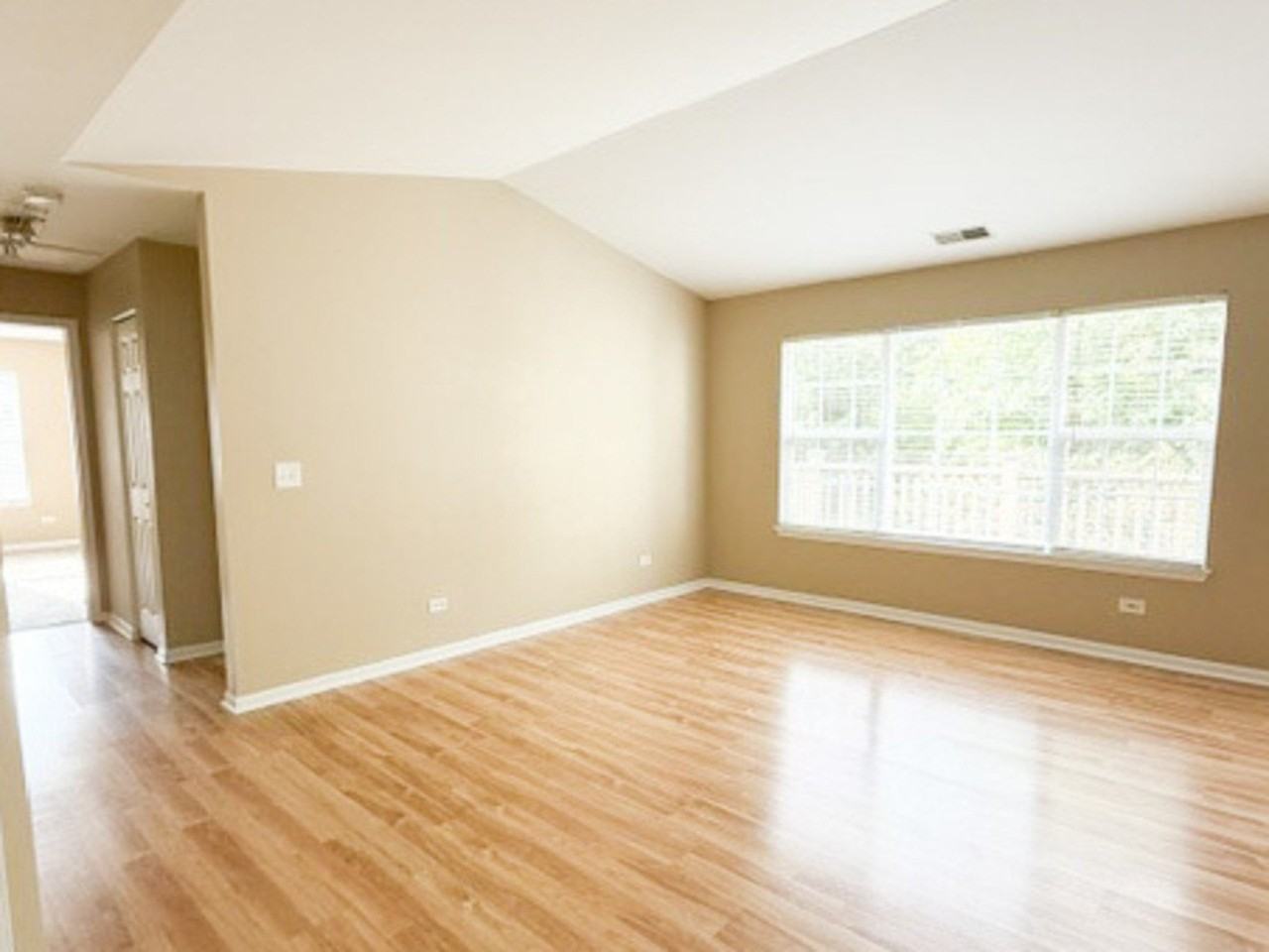1303 N Red Oak Cir #4 - Photo 3 of 13