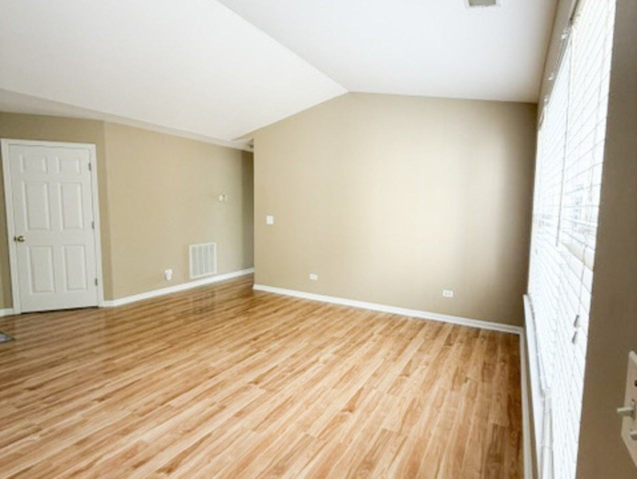 1303 N Red Oak Cir #4 - Photo 6 of 13